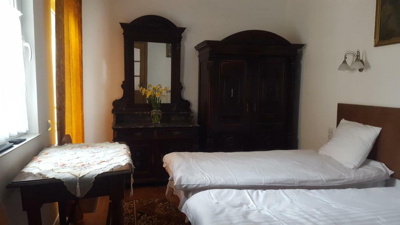 Room In An Old House Truskavets Ngoại thất bức ảnh