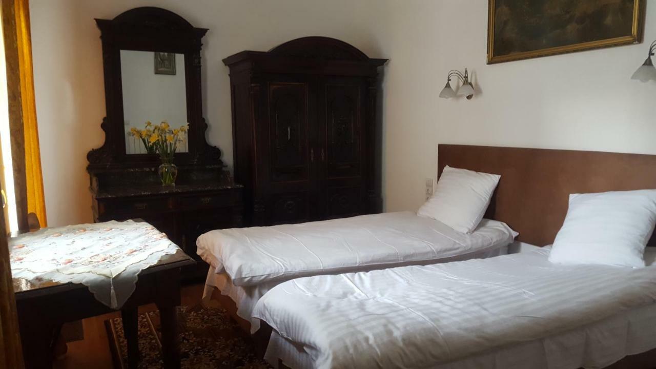 Room In An Old House Truskavets Ngoại thất bức ảnh